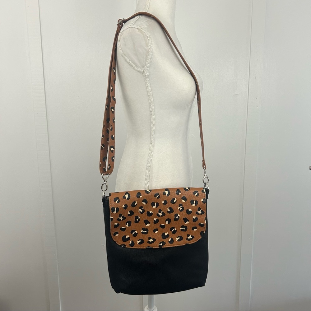 Thirty one womens purse cheetah bag